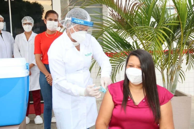 A primeira pessoa a ser vacinada em Granito contra a Covid