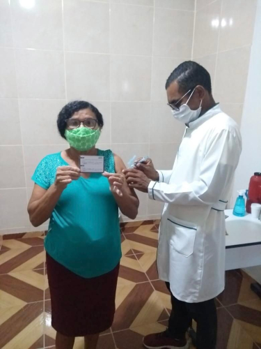 VACINAÇÃO CONTRA A COVID-19.