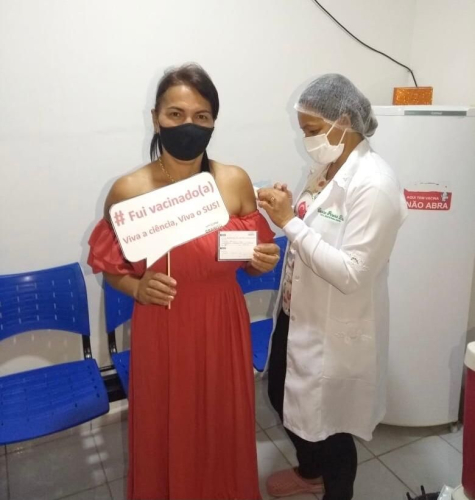 VACINAÇÃO CONTRA A COVID-19.