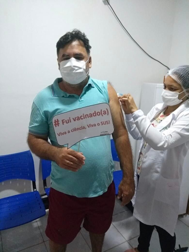 VACINAÇÃO CONTRA A COVID-19.