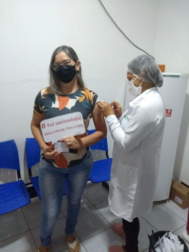 VACINAÇÃO CONTRA A COVID-19.