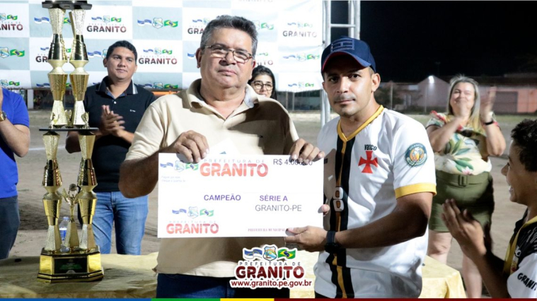 CAMPEONATO DE FUTEBOL DE CAMPO MOVIMENTA ESPORTE EM GRANITO.