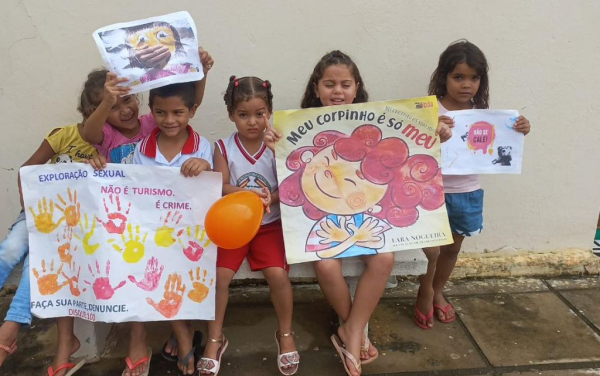 LAGOA NOVA FEZ BONITO NA MOBILIZAÇÃO EM PROL DA CAMPANHA MAIO LARANJA.