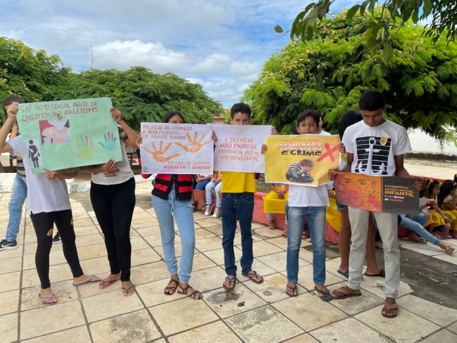 RANCHARIA FEZ BONITO NO ENCERRAMENTO DA CAMPANHA MAIO LARANJA.