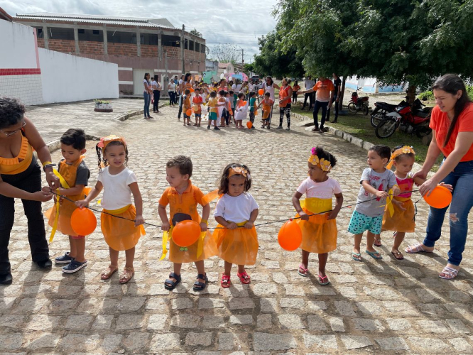 RANCHARIA FEZ BONITO NO ENCERRAMENTO DA CAMPANHA MAIO LARANJA.