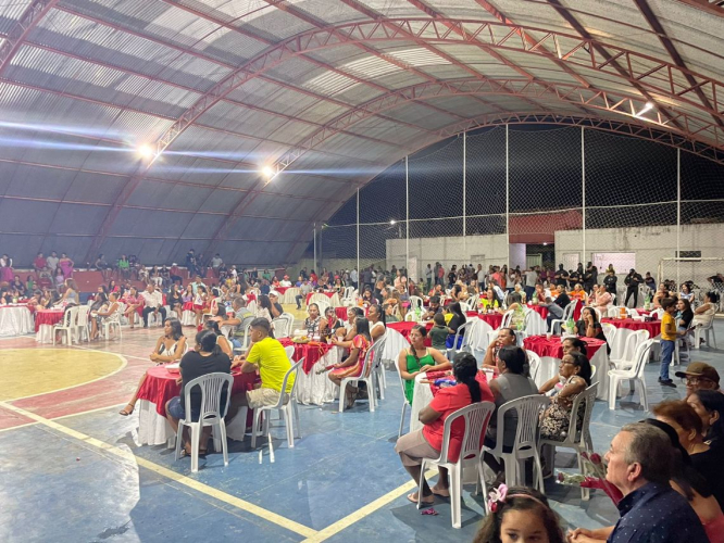 Registros do evento em prol do Dia Das Mães.