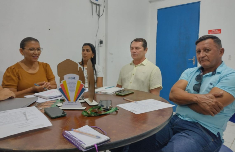 Reunião Extraordinária na Secretaria de Educação: com os diretores e diretoras recém-empossados e a equipe da SEDUC.