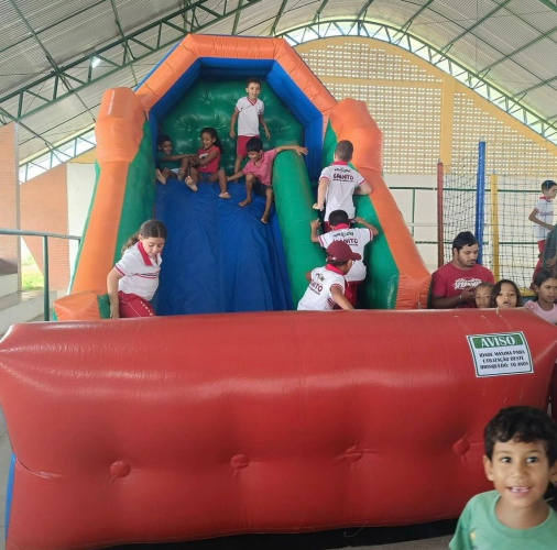 ALEGRIA E MUITA DIVERSÃO MARCAM O INÍCIO DESTE ANO LETIVO!