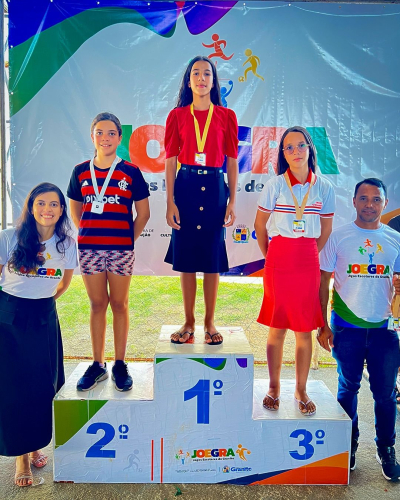 Orgulho que corre no peito! Entrega das medalhas do atletismo nos Jogos Escolares de Granito