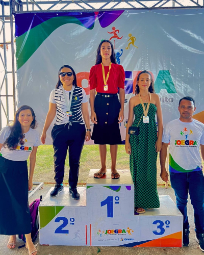 Orgulho que corre no peito! Entrega das medalhas do atletismo nos Jogos Escolares de Granito