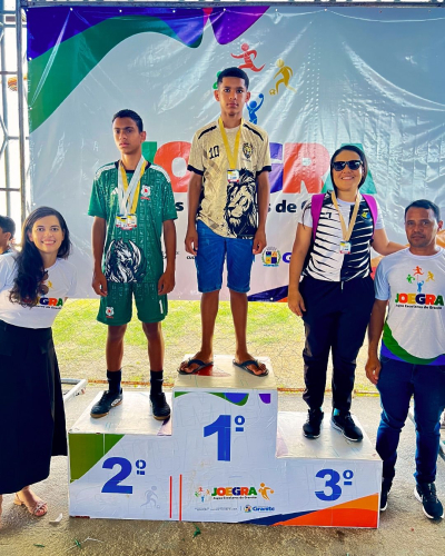 Orgulho que corre no peito! Entrega das medalhas do atletismo nos Jogos Escolares de Granito