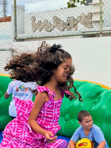 Governo Municipal de Granito assina ordem de serviço para cobertura da quadra da Escola Municipal Helena Lopes de Souza